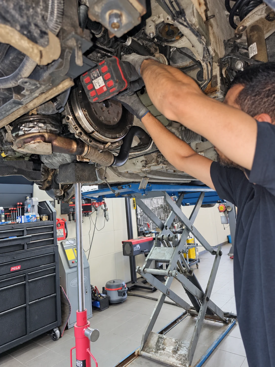 Reparation på R2 Auto